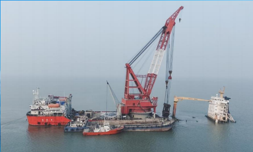 Sunken cargo of Indian SSL Kolkata container ship and dismantling and salvage of sunken ship